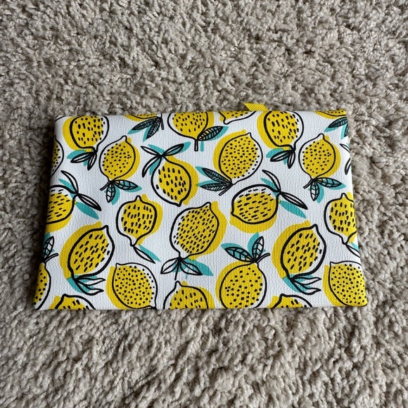 Ipsy Lemon Print Makeup Cosmetic Bag Pouch with Gold Zipper Summer Bright Spring - Picture 6 of 10